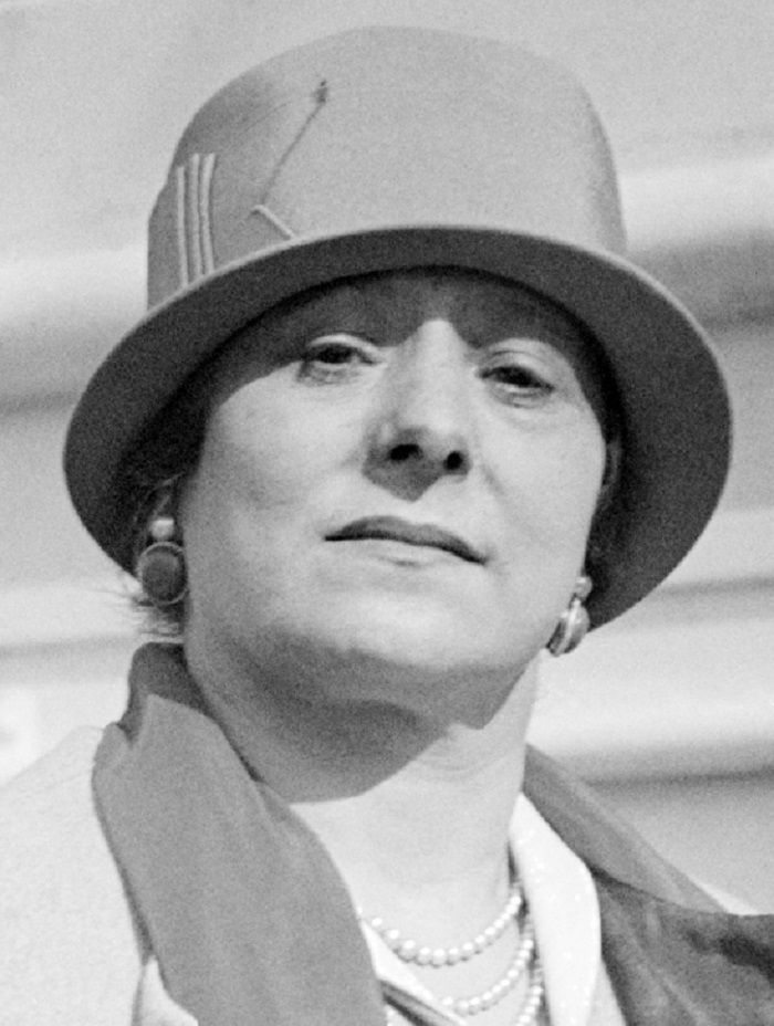 Photo Credit: http://www.famousfix.com/topic/helena-rubinstein/photos 