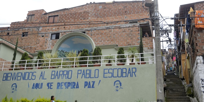 Photo Credit: http://www.huffingtonpost.com/2014/10/06/two-sides-pablo-escobar-_n_5940340.html?ir=India&adsSiteOverride=in