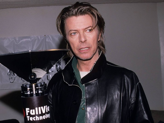 Photo Credit: http://galleryhip.com/david-bowie-1999.html 