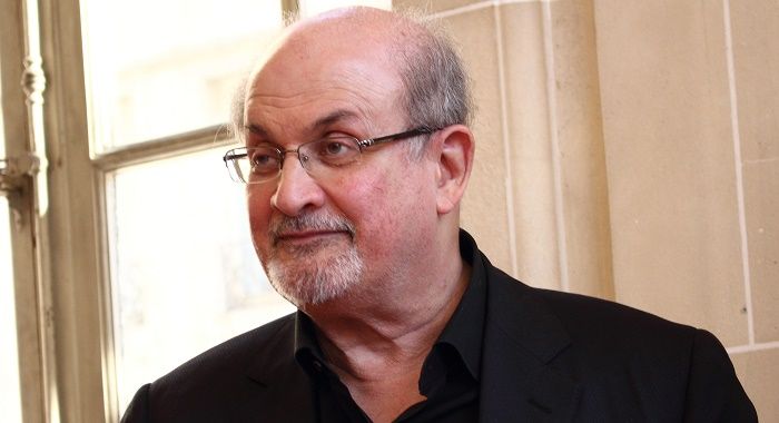 https://commons.wikimedia.org/wiki/File:Salman_Rushdie_(44734738071).jpg