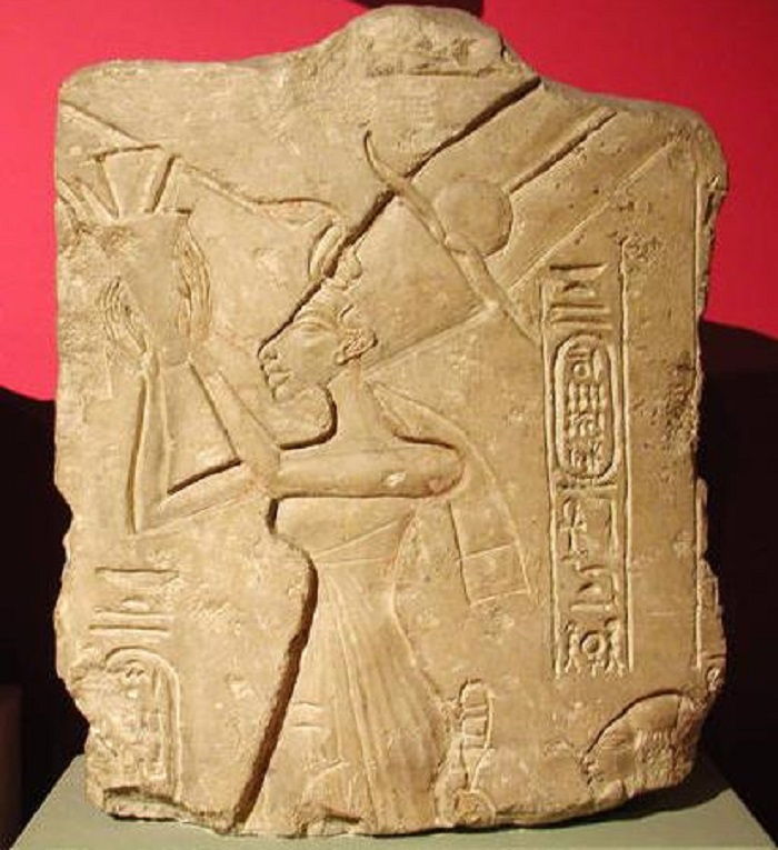 Queen_Nefertiti,_Limestone_relief
